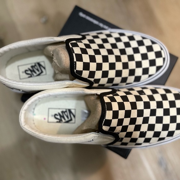 VANs Classic Slip-On Checkerboard Shoe (Size 10) - Picture 3 of 4